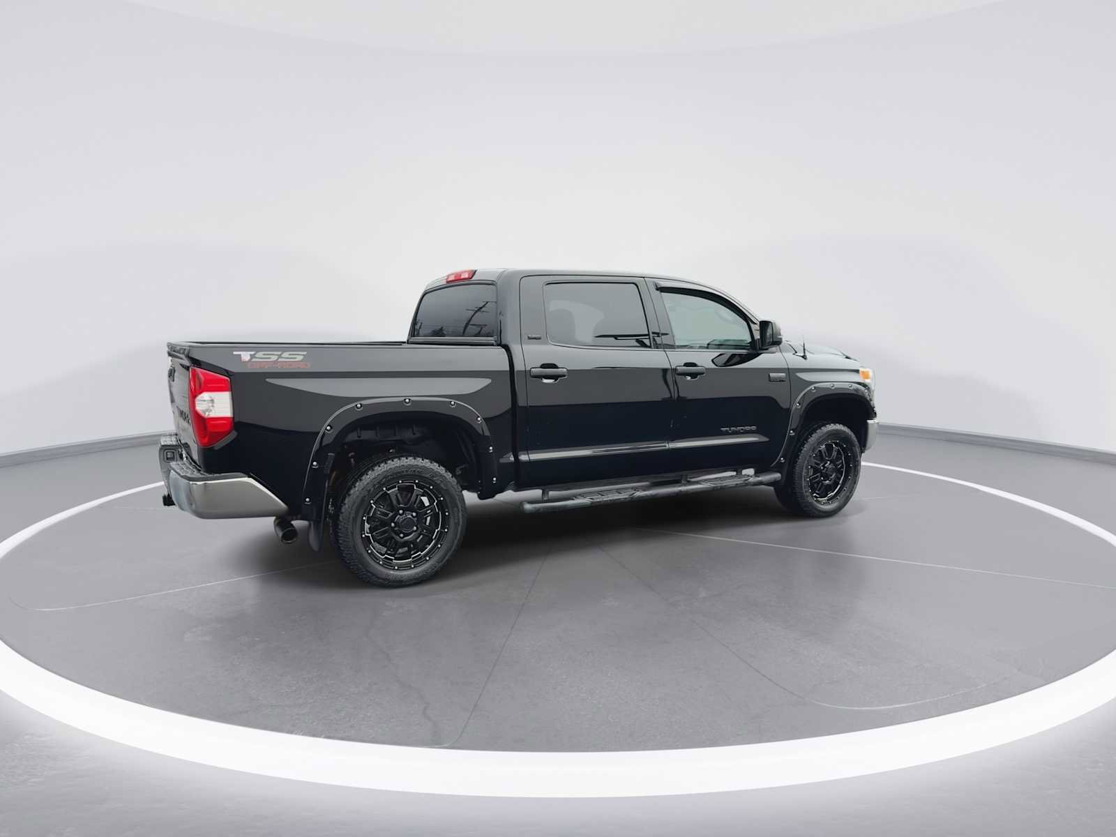 Certified 2017 Toyota Tundra SR5 image 8