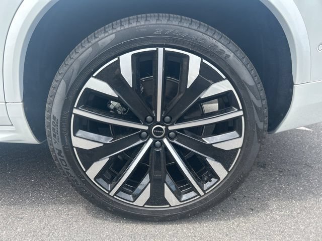 Certified 2025 Volvo XC90 B6 Plus AWD/4WD image 9