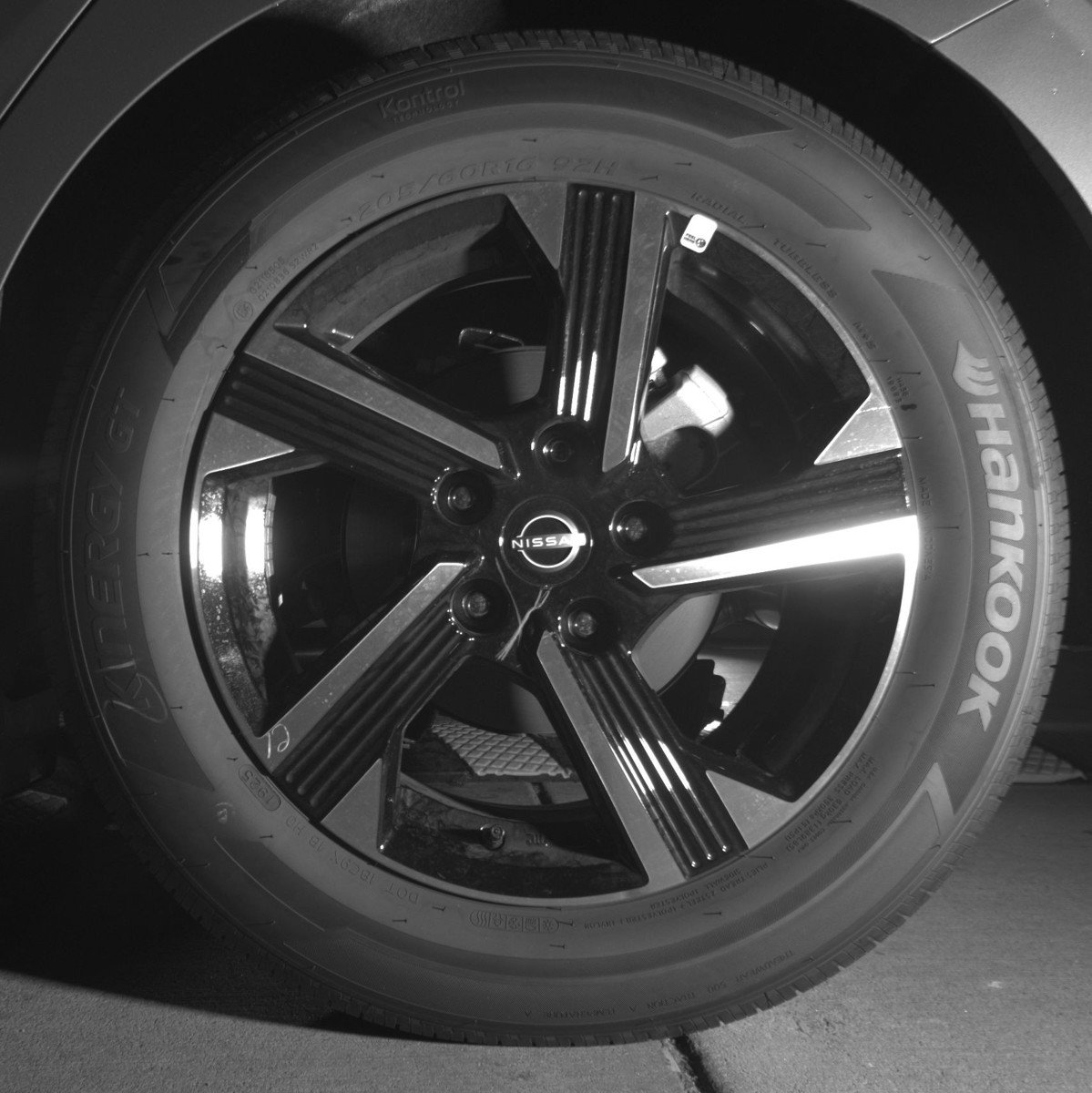 Used 2025 Nissan Sentra SV FWD image 14