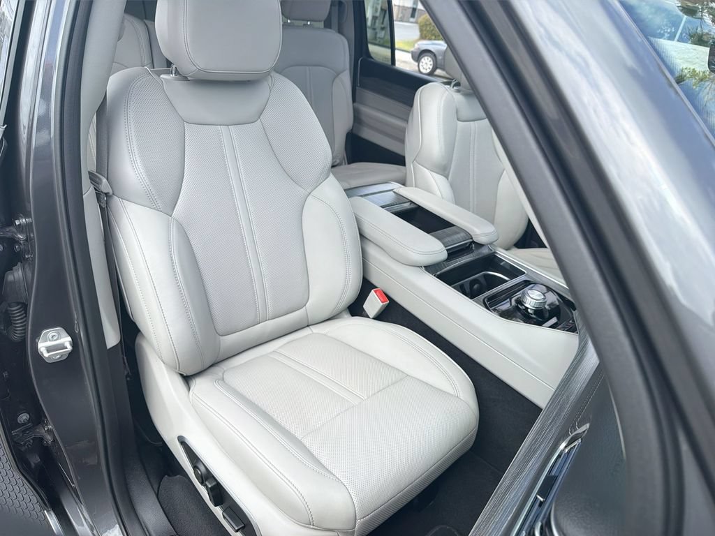 Used 2024 Jeep Wagoneer Series II w/ Premium Group I RWD image 28