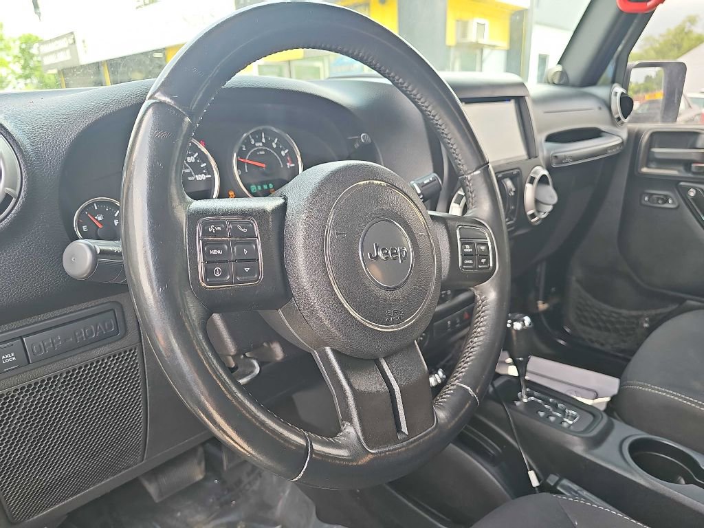 Used 2014 Jeep Wrangler Unlimited Rubicon w/ Connectivity Group image 25