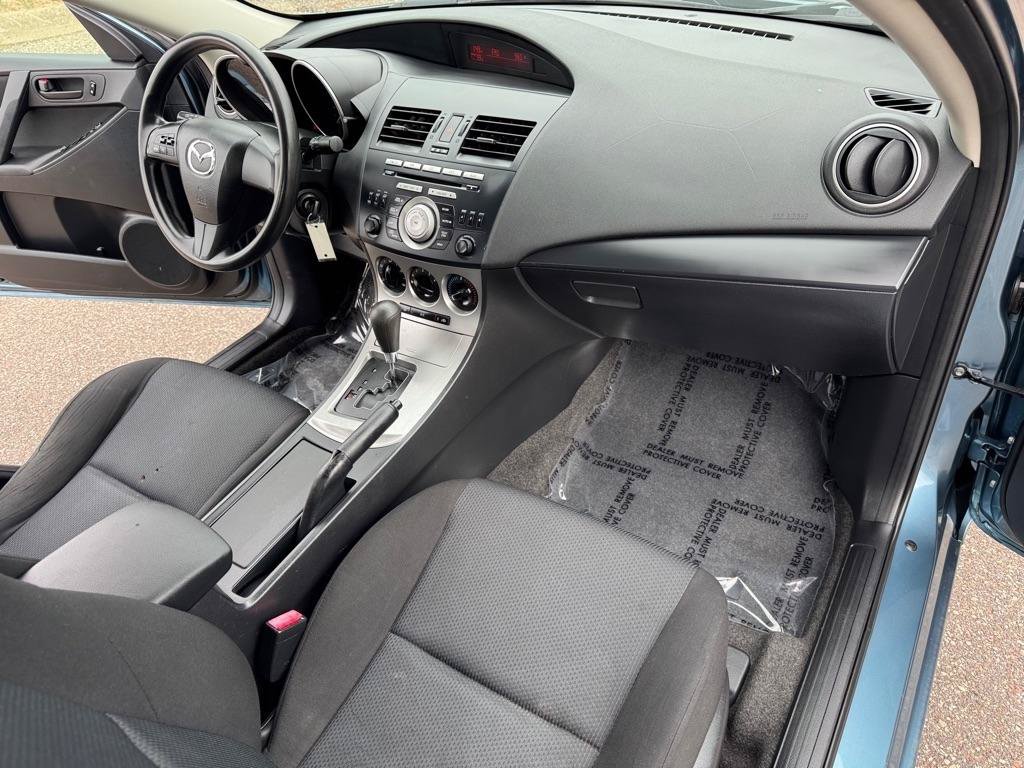 Used 2011 MAZDA MAZDA3 i Sport FWD image 25