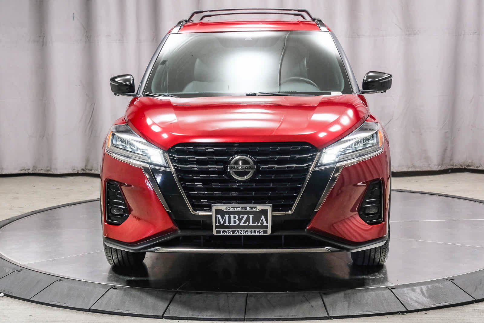 Used 2021 Nissan Kicks SR w/ SR Premium Package FWD image 6
