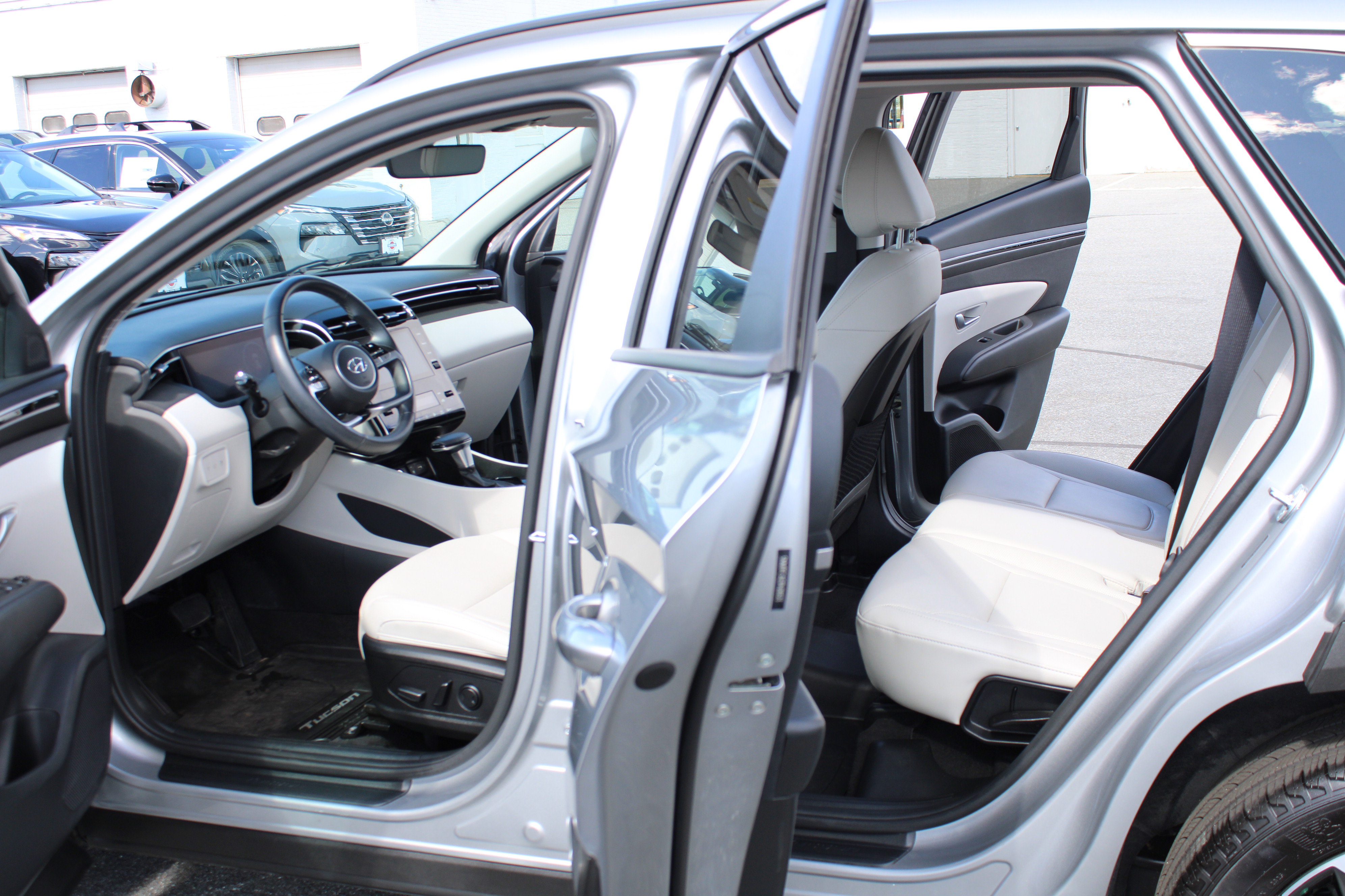 Used 2023 Hyundai Tucson SEL w/ Convenience Package AWD/4WD image 11