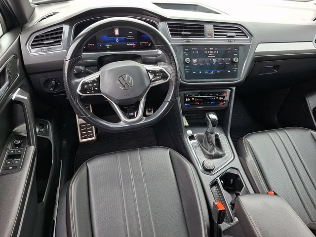 Used 2022 Volkswagen Tiguan SE R-Line AWD/4WD image 2