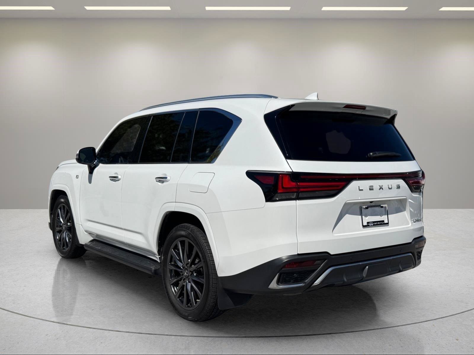 Used 2023 Lexus LX 600 F Sport w/ Accessory Package (Z1) AWD/4WD image 3