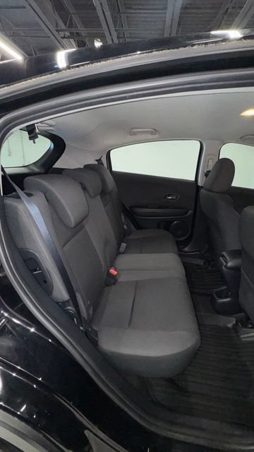 Used 2019 Honda HR-V LX image 13