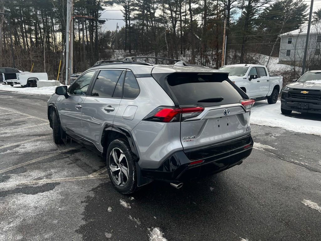 Used 2024 Toyota RAV4 SE image 3