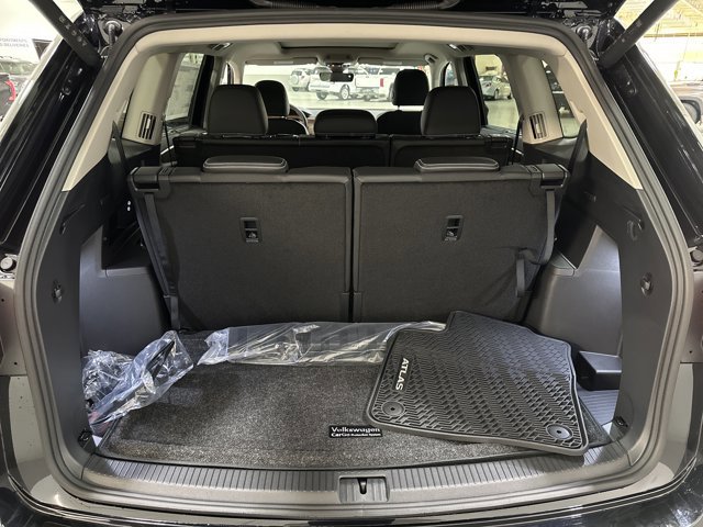 New 2026 Volkswagen Atlas SE image 12