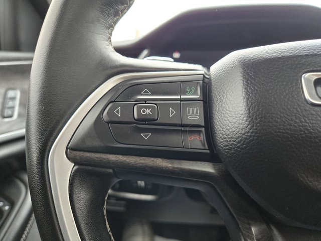 Used 2022 Jeep Grand Cherokee L Limited w/ Black Appearance Package image 21