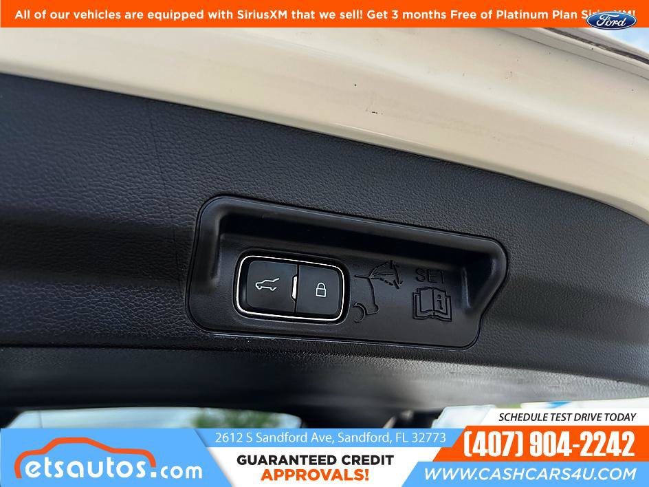 Used 2021 Ford Explorer Limited w/ Equipment Group 301A AWD/4WD image 12