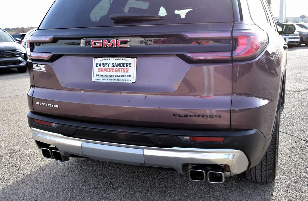 Used 2025 GMC Acadia Elevation image 7