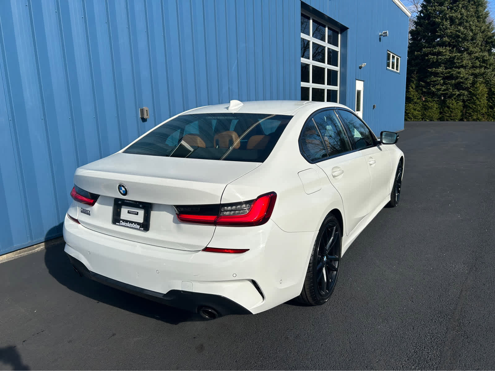 Used 2021 BMW 330i xDrive Sedan w/ M Sport Package image 4