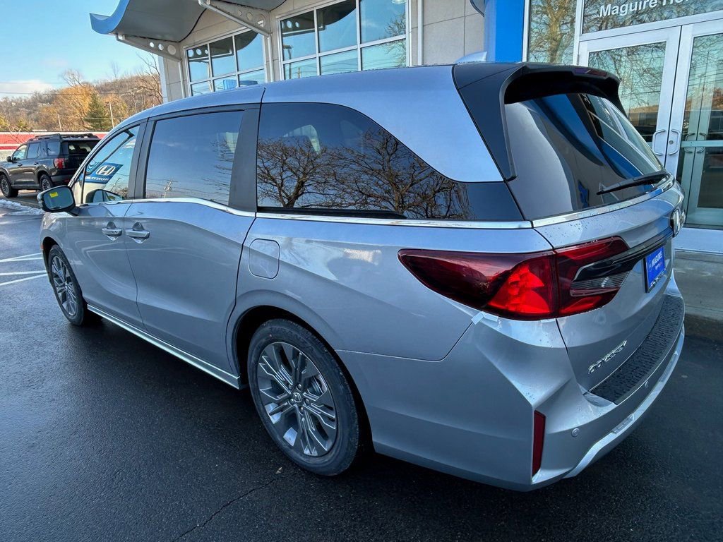 New 2026 Honda Odyssey Touring image 3