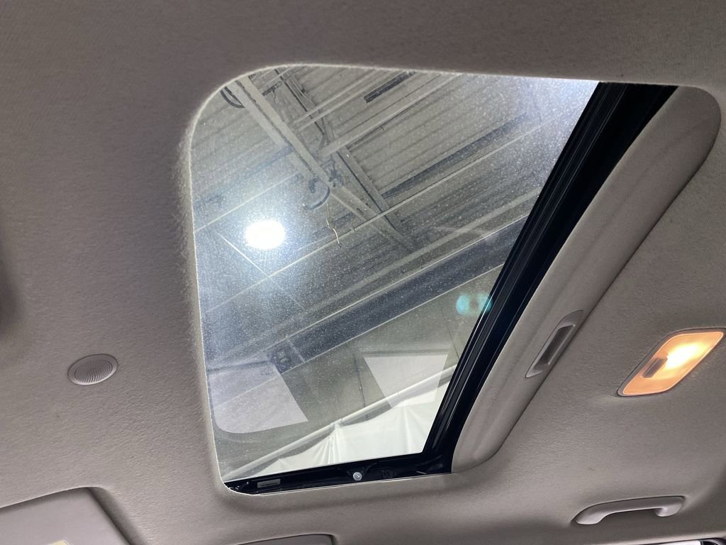 Used 2025 Hyundai Venue SEL image 16