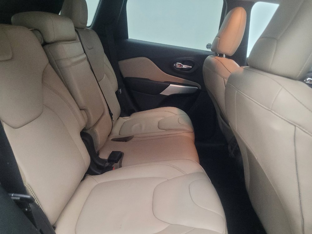Used 2018 Jeep Cherokee Limited w/ Technology Group AWD/4WD image 19