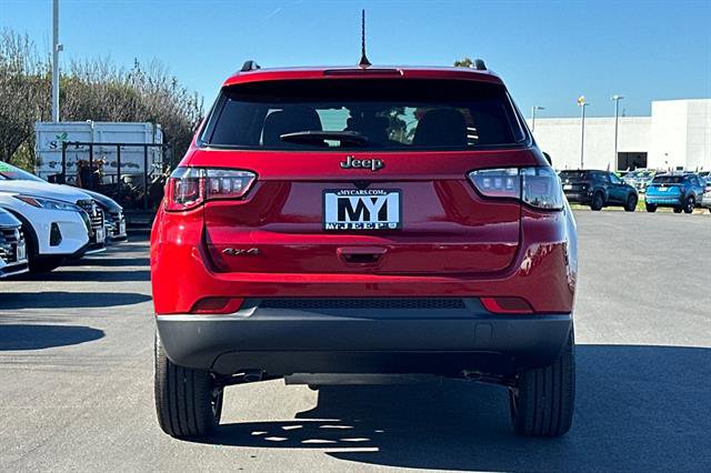 New 2026 Jeep Compass Latitude image 5