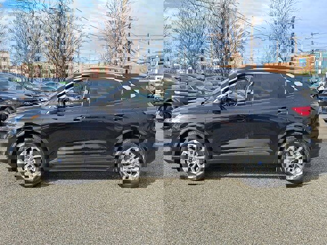 Certified 2022 Ford Escape SE image 2
