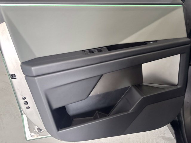 Used 2024 Tesla Cybertruck AWD Crew Cab image 10