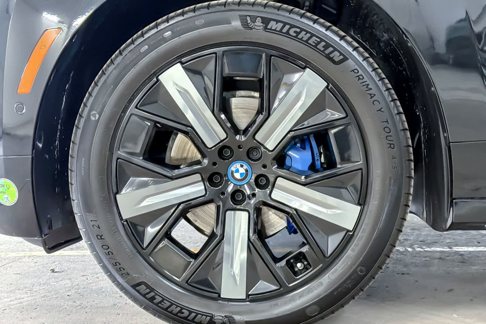 Used 2023 BMW iX xDrive50 w/ Sport Package image 27
