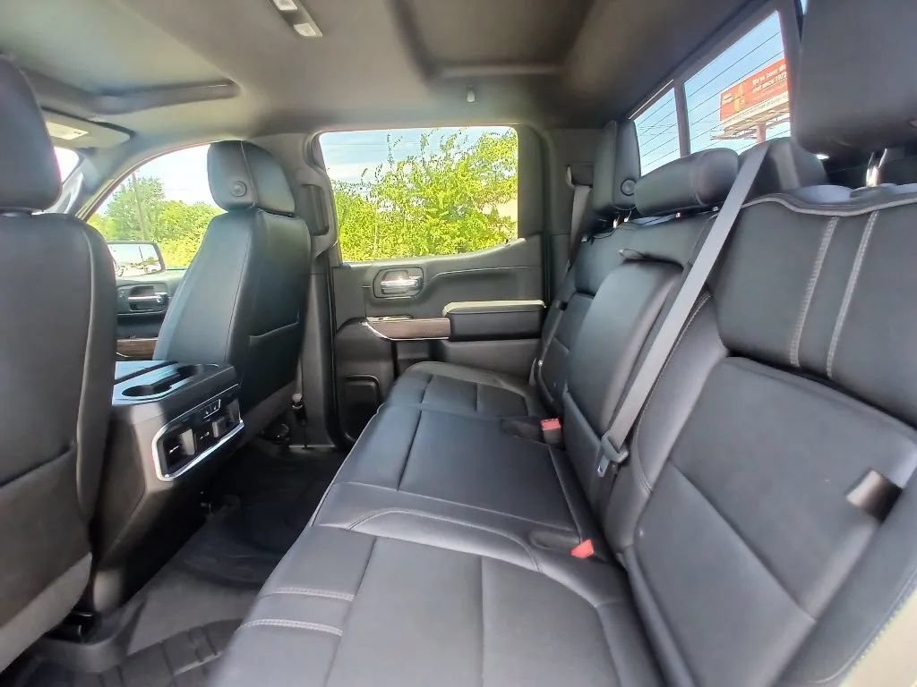Used 2020 Chevrolet Silverado 1500 High Country w/ Technology Package AWD/4WD image 18