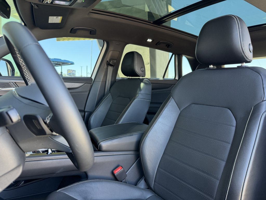 Used 2024 Volkswagen Atlas Cross Sport SEL AWD/4WD image 34