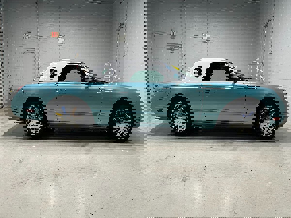 Used 2002 Ford Thunderbird image 2
