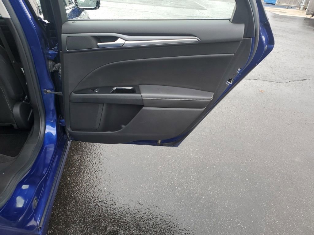 Used 2014 Ford Fusion Titanium image 30