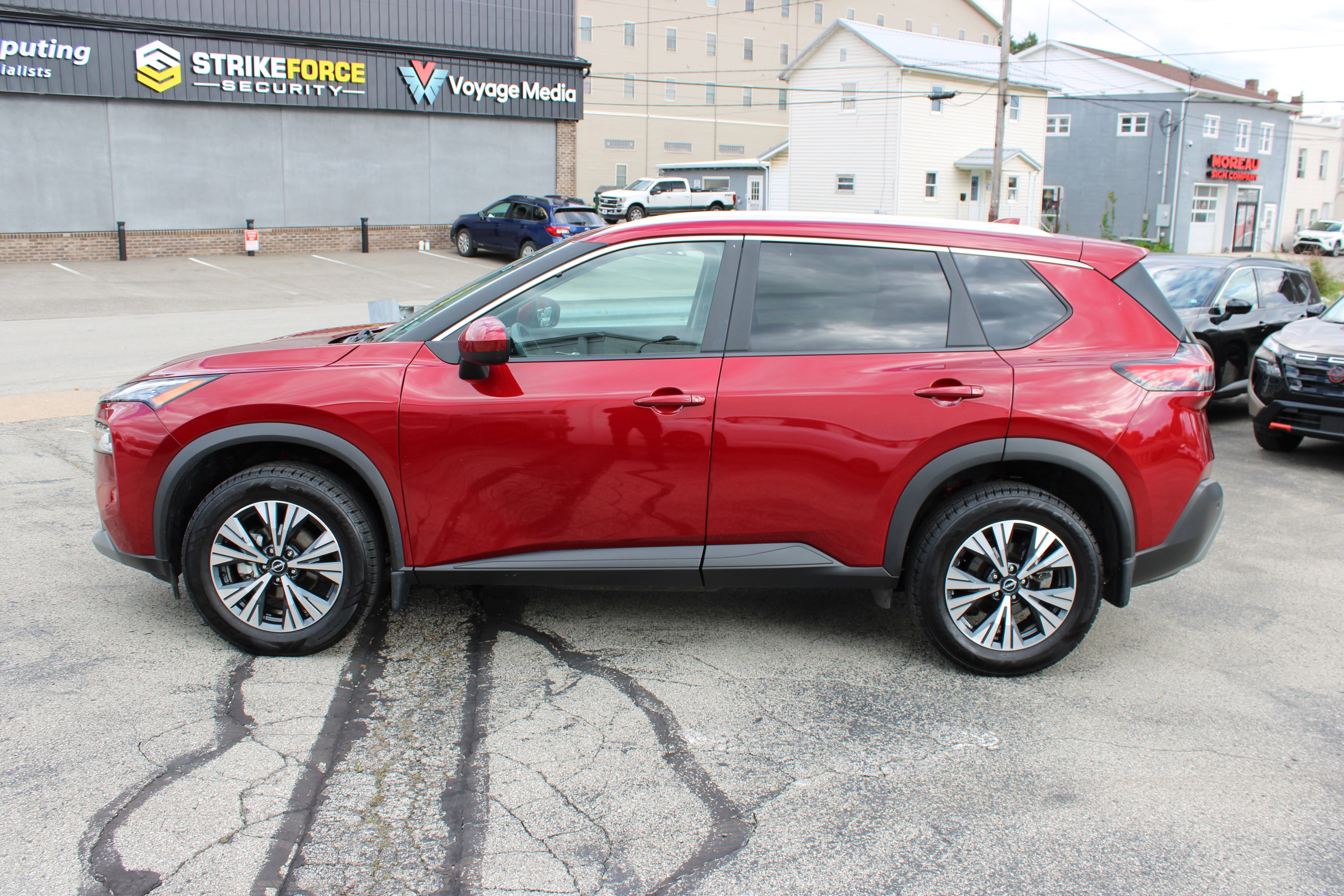 Certified 2023 Nissan Rogue SV w/ SV Premium B Package AWD/4WD image 2