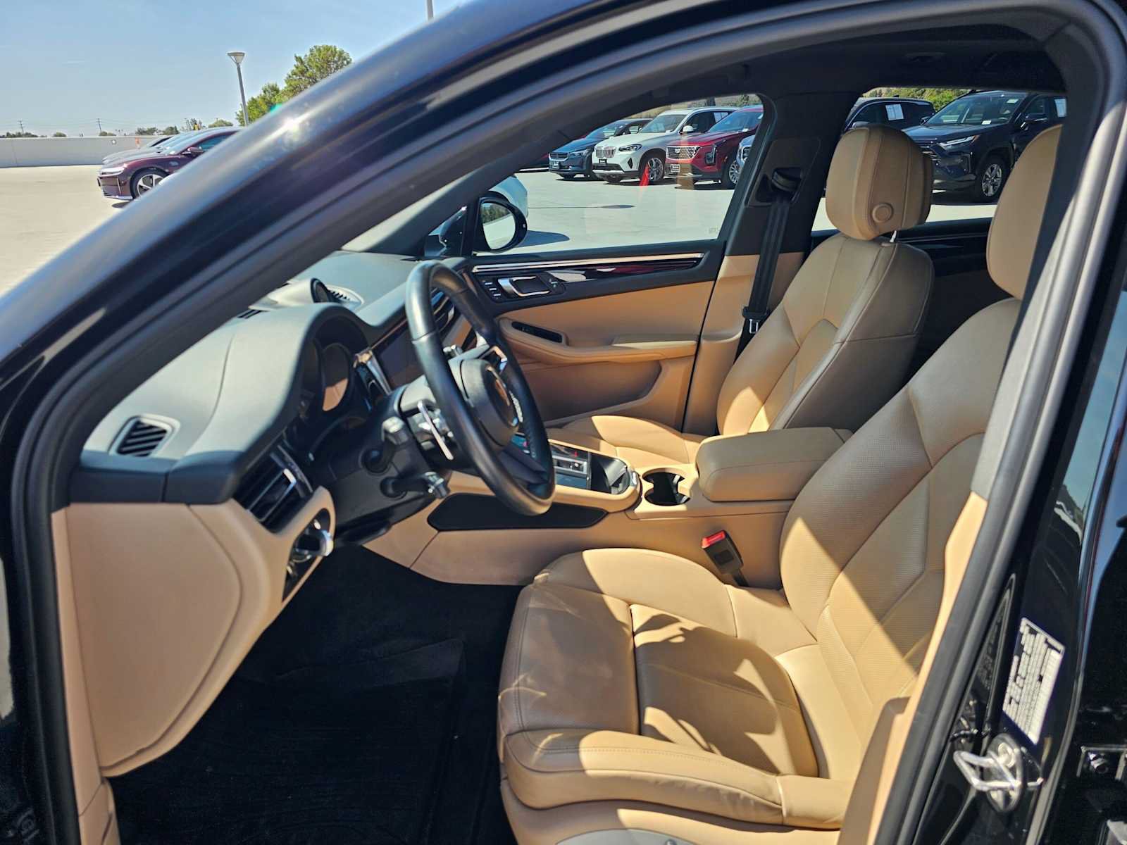 Used 2023 Porsche Macan AWD/4WD image 20