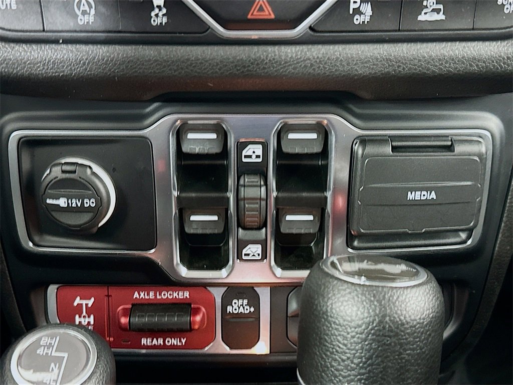 Used 2024 Jeep Wrangler Willys image 18