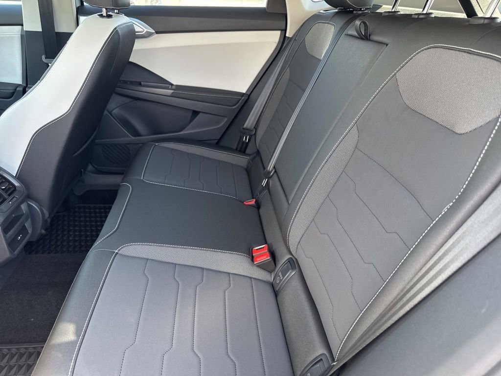 New 2025 Volkswagen Taos SE image 11