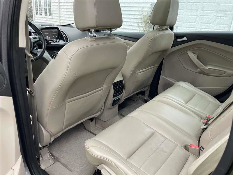 Used 2013 Ford C-MAX SEL image 16