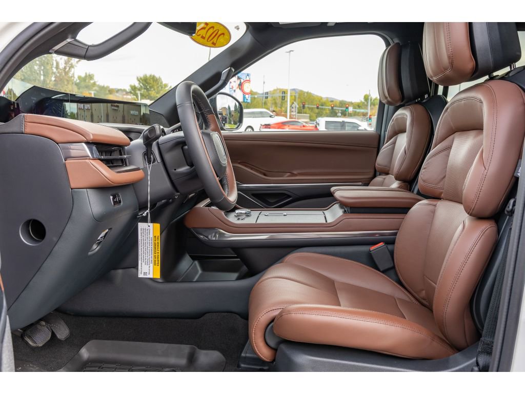 Used 2025 Lincoln Navigator L Reserve image 17