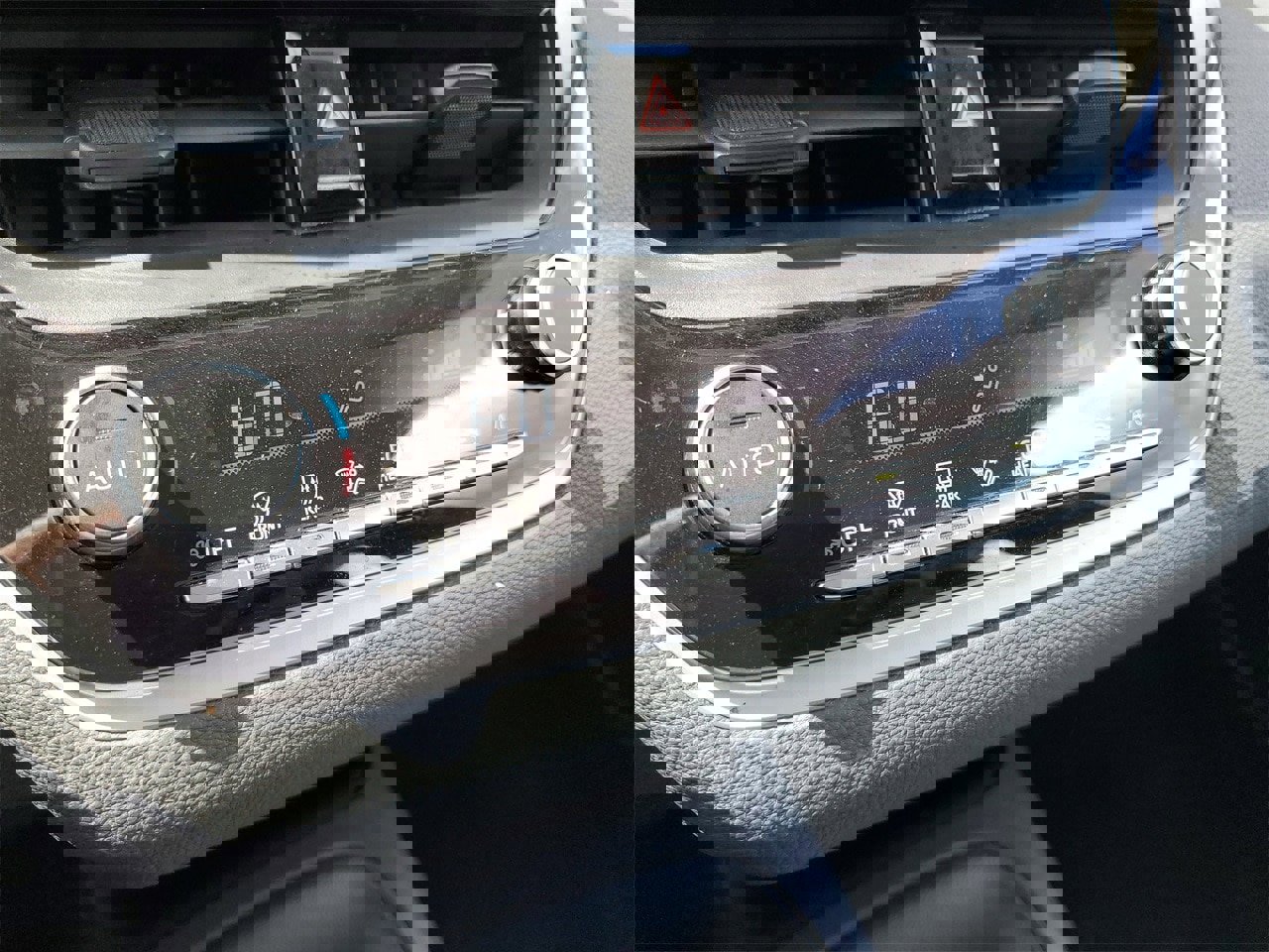 Used 2024 Toyota Corolla LE image 27