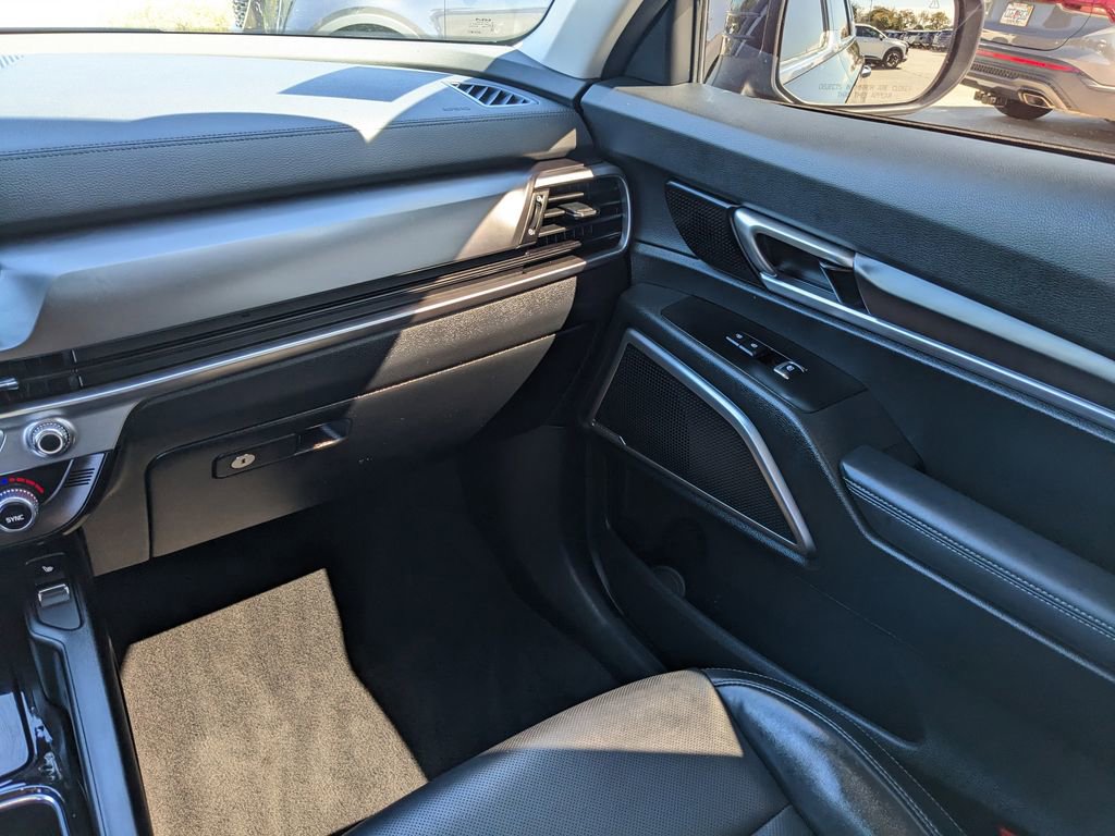 Used 2025 Kia Telluride S image 16