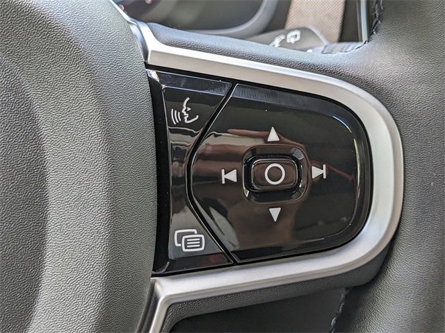 New 2025 Volvo XC90 B6 Core w/ Climate Package image 29