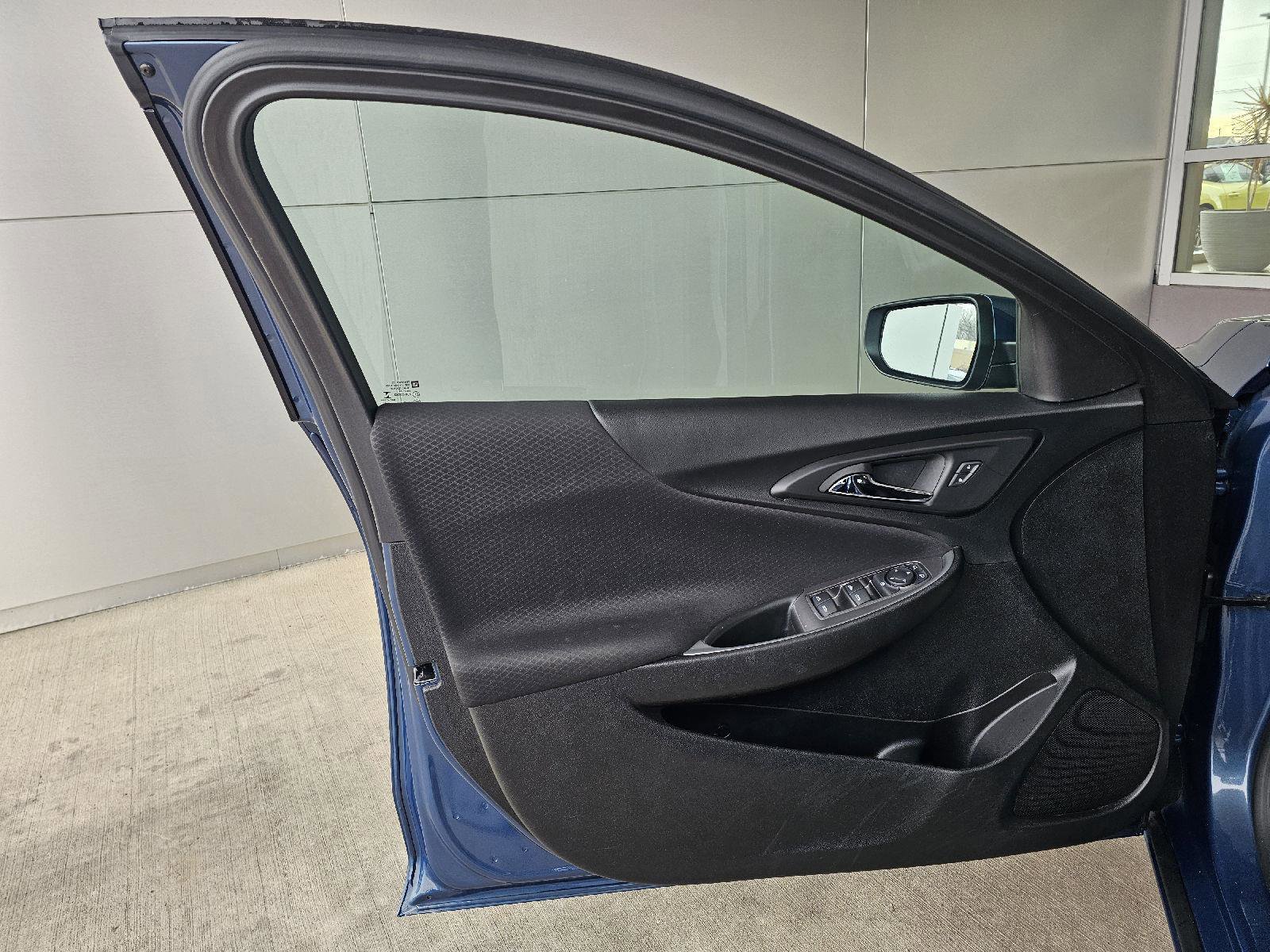 Used 2024 Chevrolet Malibu LT image 18