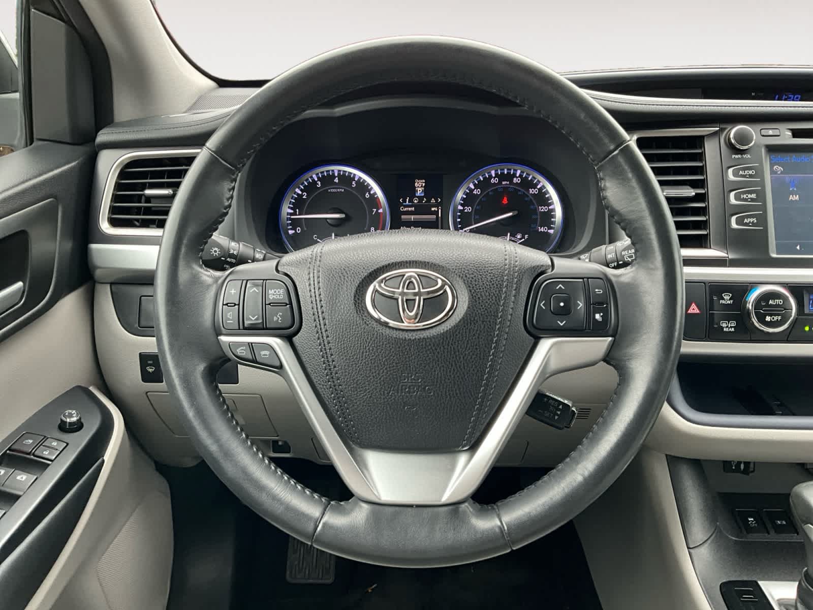 Used 2015 Toyota Highlander XLE FWD image 12