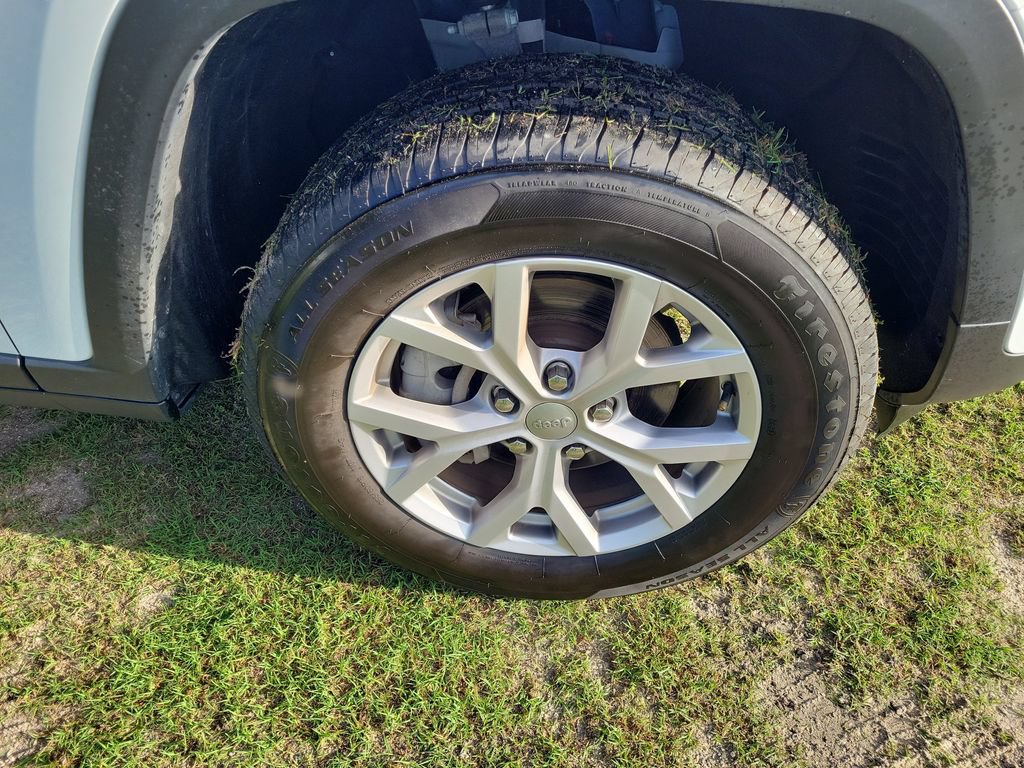 Used 2022 Jeep Grand Cherokee Limited RWD image 7