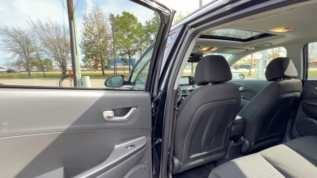 Used 2023 Hyundai Kona SEL w/ Convenience Package image 38