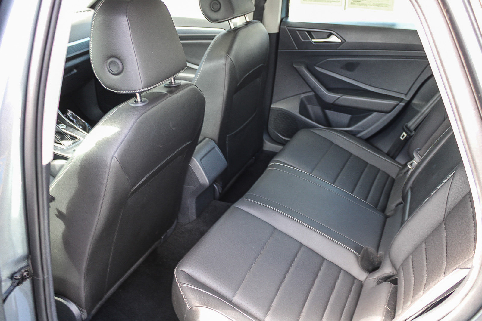 Used 2024 Volkswagen Jetta SE FWD image 9