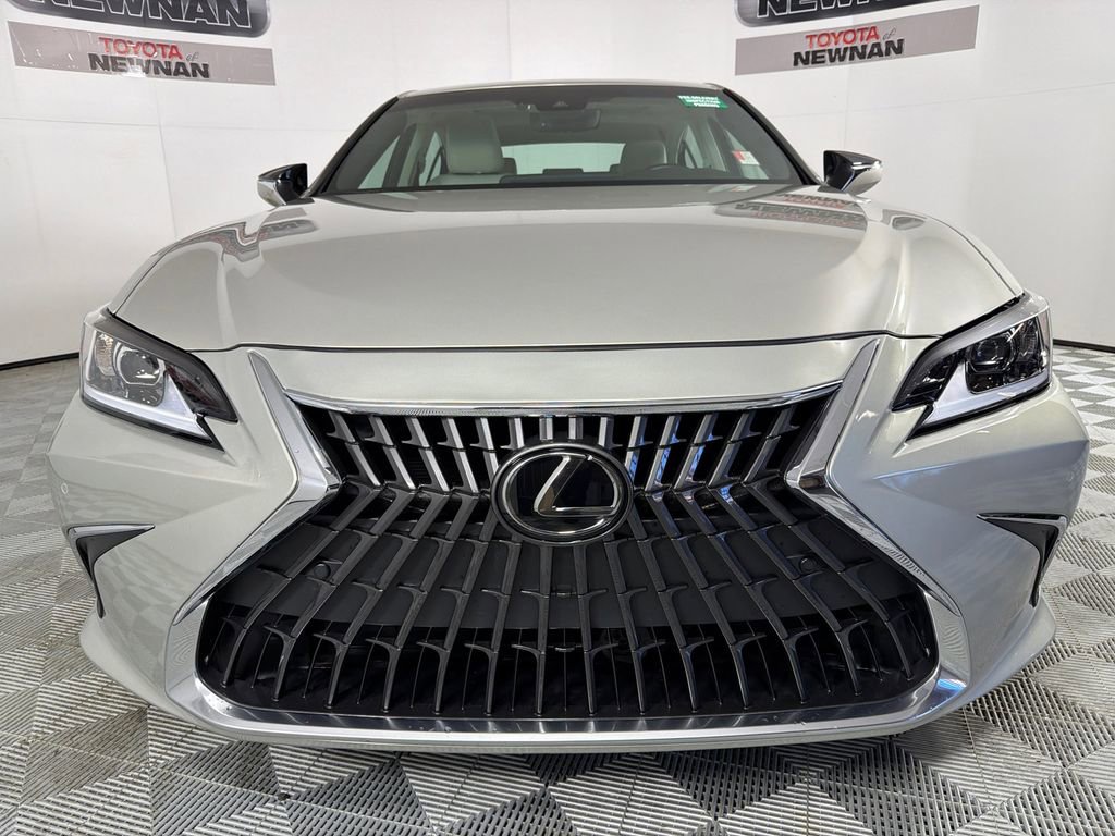 Used 2025 Lexus ES 300h w/ Premium Package image 9