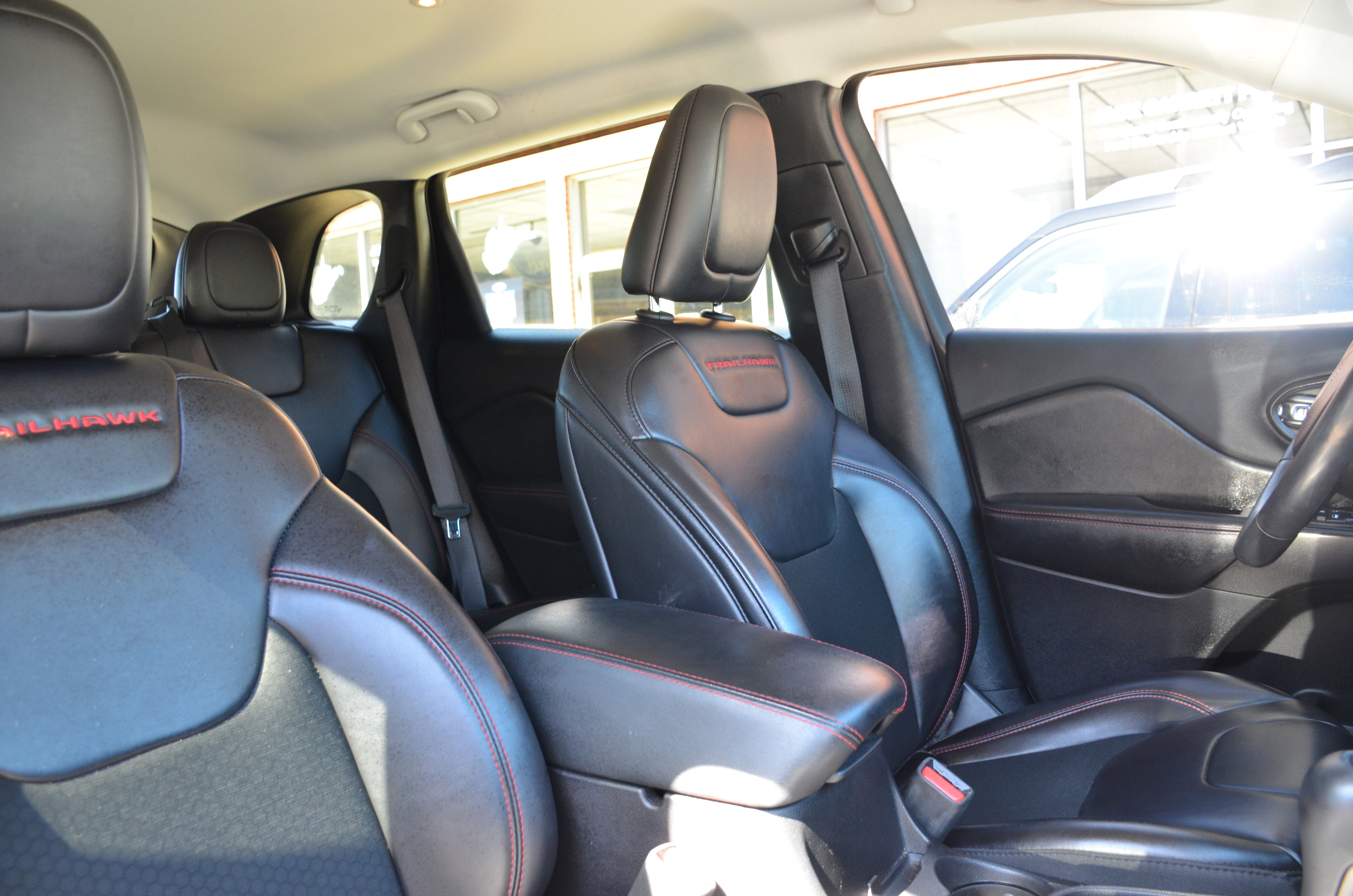 Used 2019 Jeep Cherokee Trailhawk w/ Cold Weather Group image 26