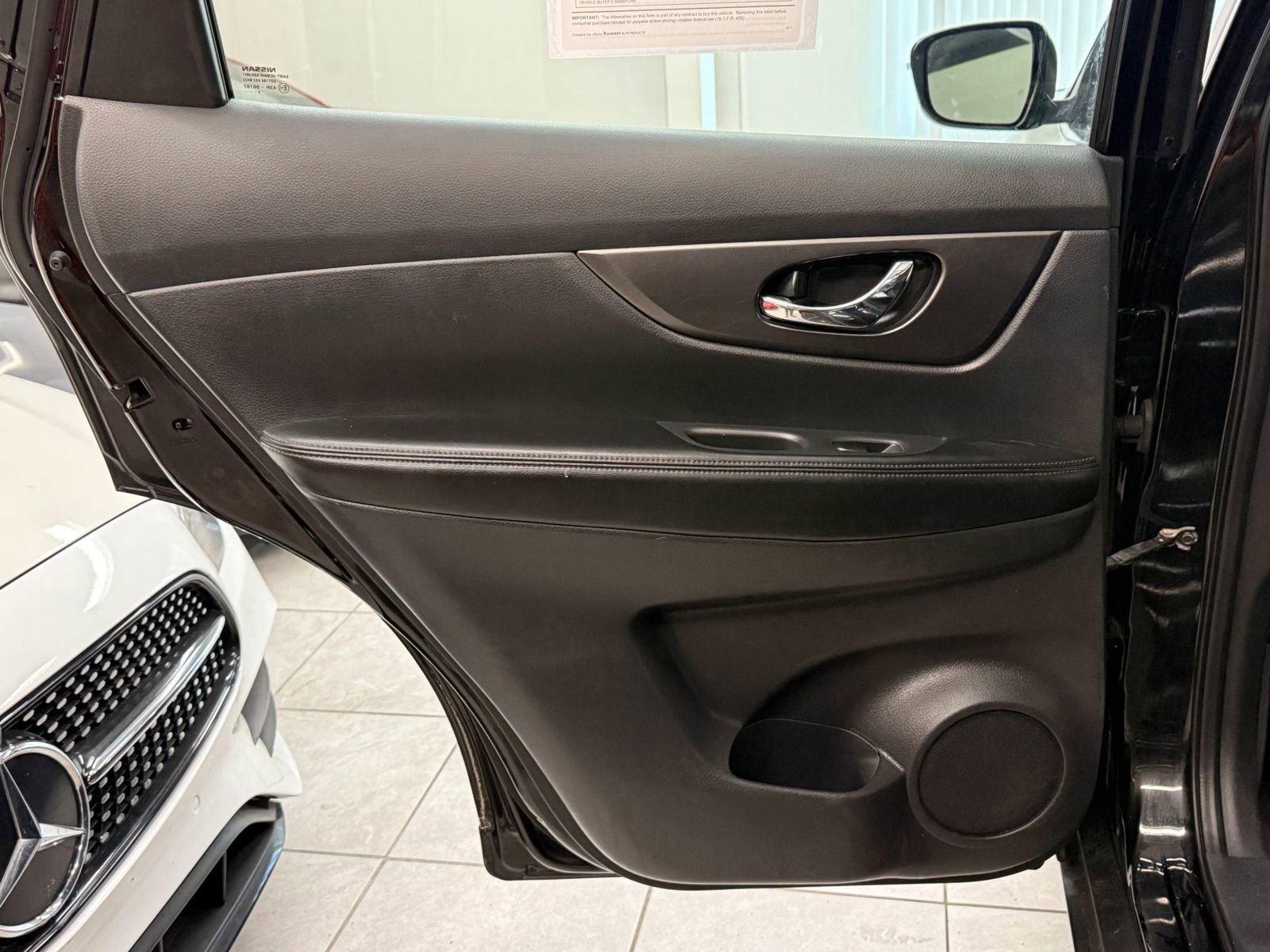 Used 2015 Nissan Rogue S AWD/4WD image 18