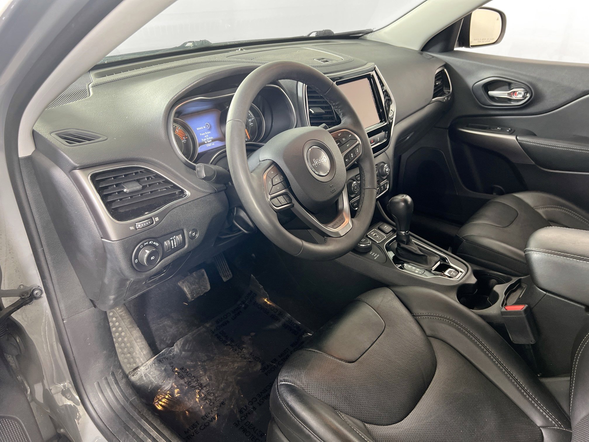 Used 2022 Jeep Cherokee Limited image 9
