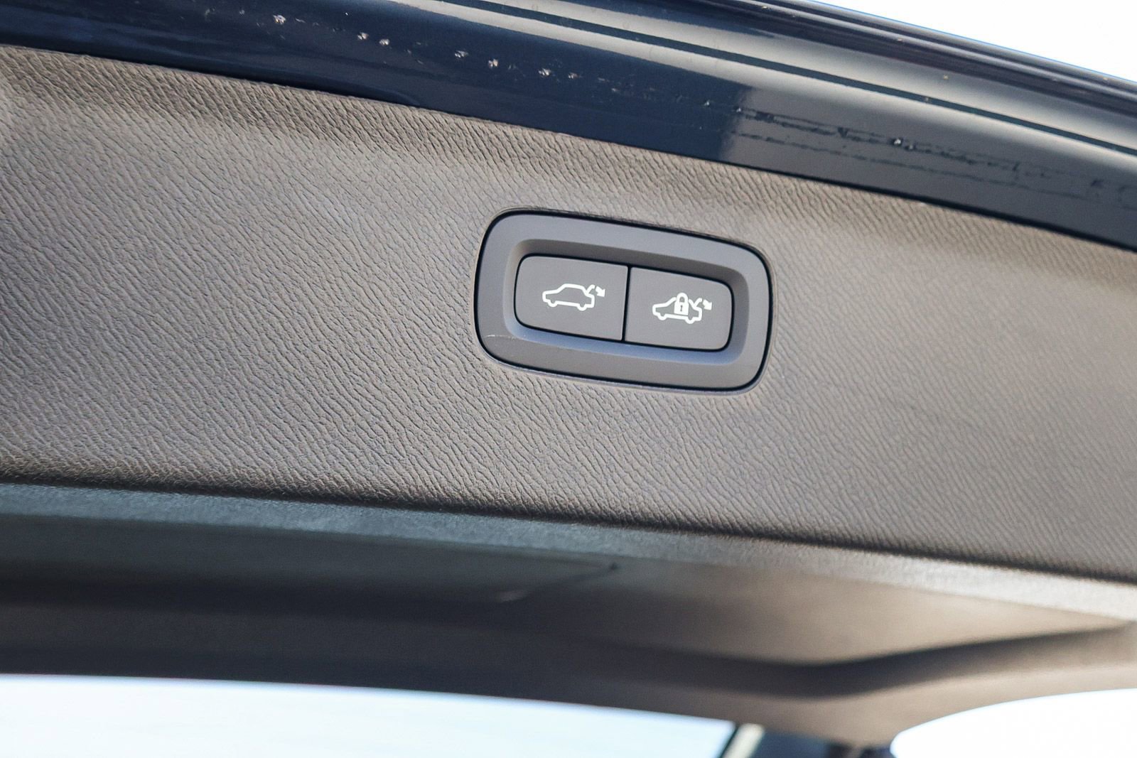 New 2026 Volvo XC90 B6 Ultra w/ Protection Package image 29