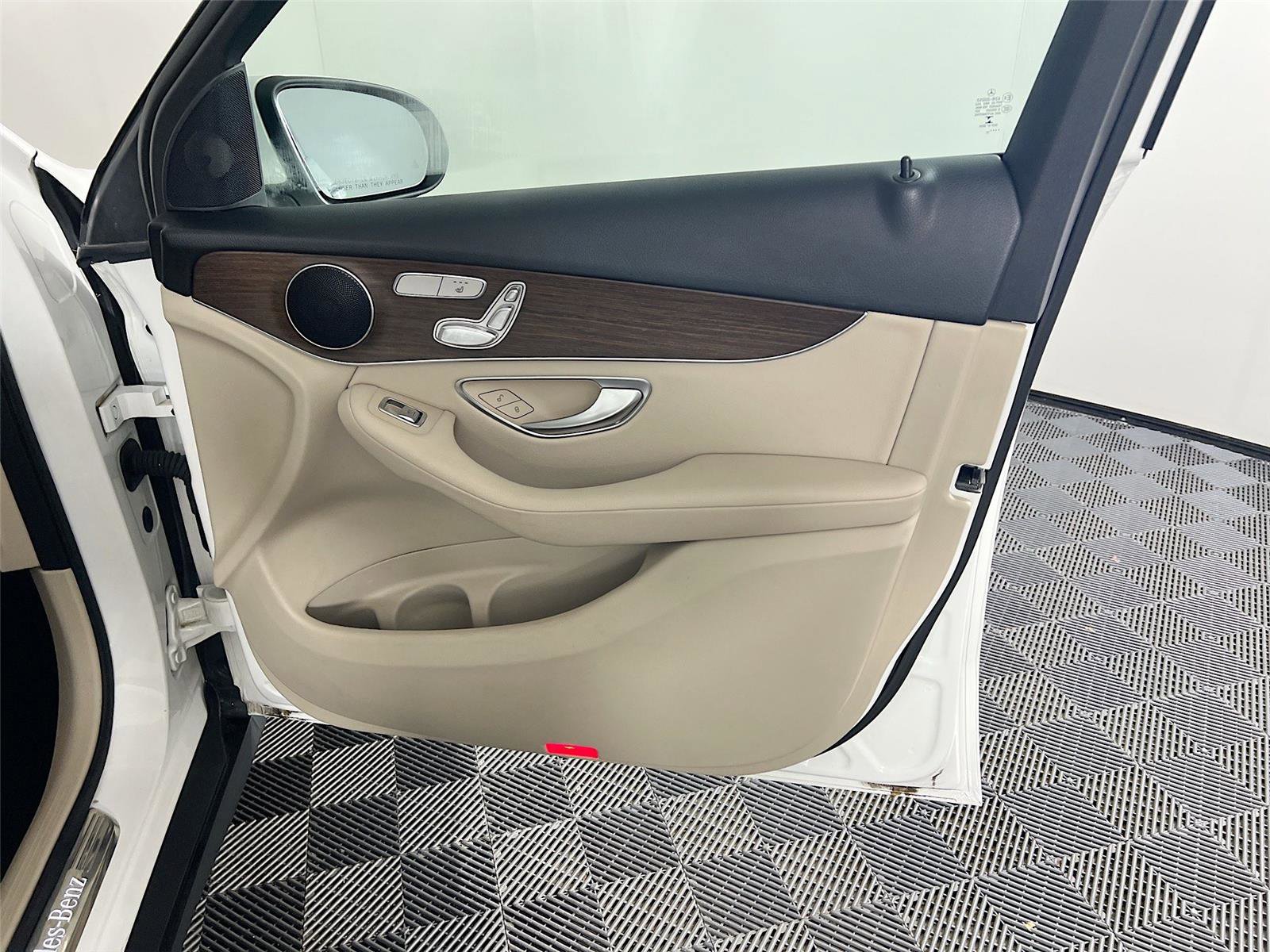 Used 2022 Mercedes-Benz GLC 300 4MATIC image 26