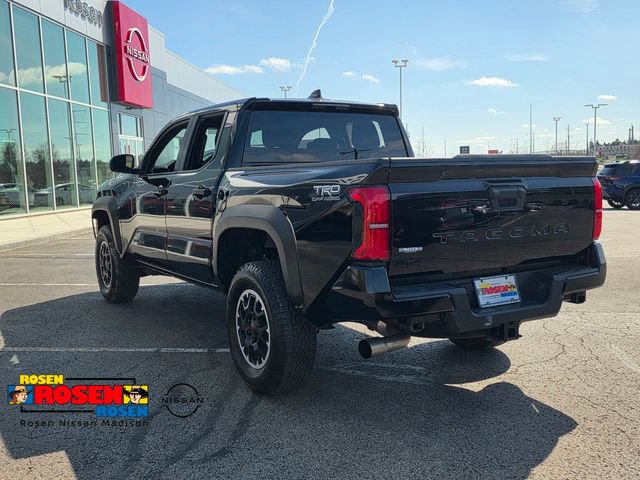Used 2024 Toyota Tacoma TRD Off-Road AWD/4WD image 4