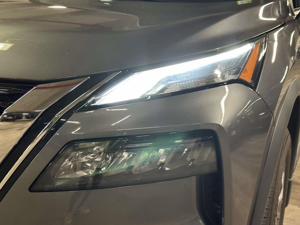 Used 2023 Nissan Rogue S AWD/4WD image 9